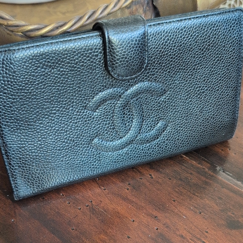 Chic Black Leather Wallet